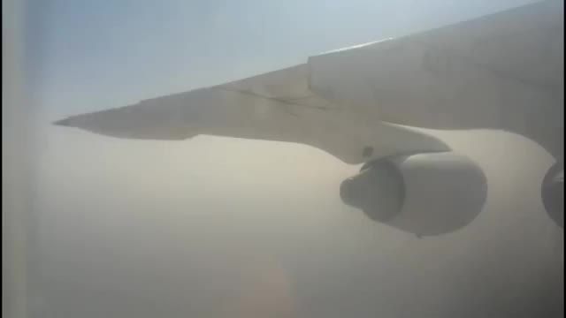 فرود هواپیمای Rj85 هواپیمایی تابان در اصفهان