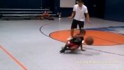 حرکات عجیب اعجوبه ی11ساله ی بسکتبال