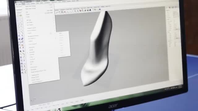 طراحی زیبای کفش در نمایشگاه مد لندن با پرینتر سه بعدی
