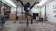روبات انسان نمای گوگل  - ایشارژ سایت