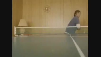 اووووووووووووووووه با چییییییییی تنیس بازی میکنه!!!!؟