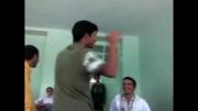 کلیپ  خنده دار مدرسه پسرانه و رقصیدن:)-جامعه مجازی منوتو