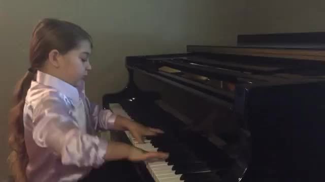 دختر پیانیست 8ساله