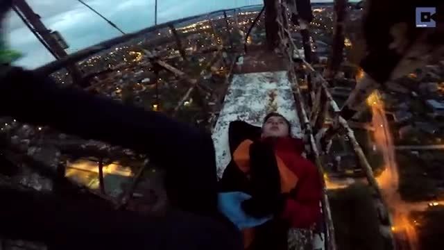 نوجوانان بی باک صعود 600ft برج تلویزیونی