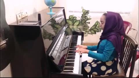 اجرای آهنگ دریاچه قو پیانو پرنیان فودازی