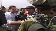 جروبحث شجاعانه مرد فلسطینی با سربازان اسرائیلی!!