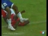 صحنه هولناک از لحظه شکستن پای فوتبالیست با تکل خشن بازیکن حریف