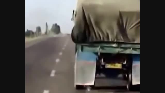 چپ کردن وحشتناک کامیون بنز در ایران !!!!