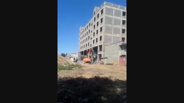 ریختن ساختمان