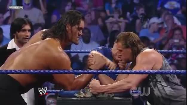 نمایش زیبا مچ اندازی تریپل اچ Triple H arm wrestling