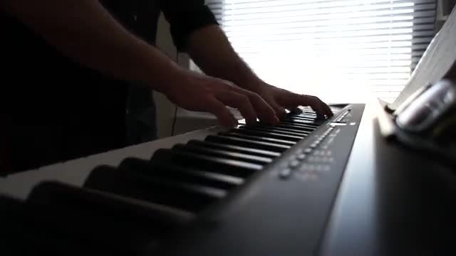 اجرای فوق العاده زیبای آهنگ بریتنی با پیانو (14)