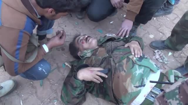 اسارت مسول عملیات لشکر 82 ارتش سوریه توسط تروریست ها