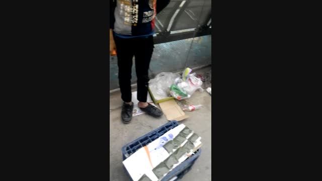 فروش ماده مخدر در کنار خیابان