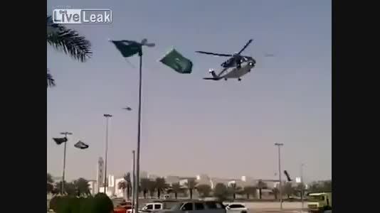 سقوط سرباز عربستانی از هلیکوپتـر