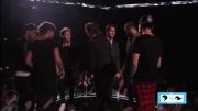 One Direction accept moonman at MTV VMAs