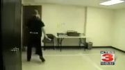 ضرب و شتم شدید زن توسط پلیس آمریکا!!!!