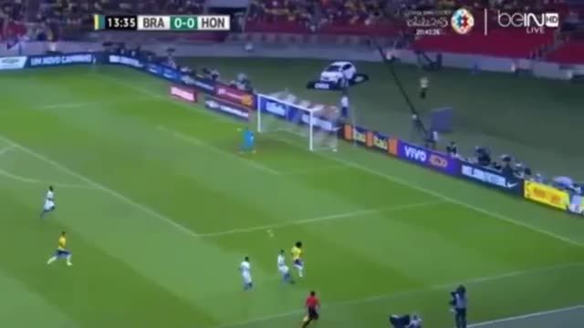 حرکت تماشایی ویلیان در بازی برزیل VS هندوراس