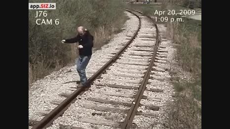 له شدن یک مرد توسط قطار