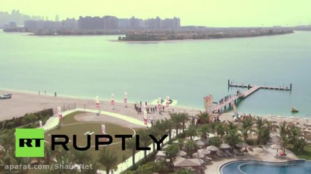 اتومبیل های آبی خاکی پاره کردن آب در مسابقه ساحل دبی