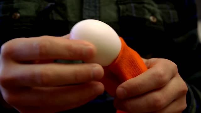چگونه تخم مرغ آب پز مخلوط درست کنیم؟ [HD]