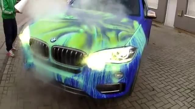 اتومبیلی که با آب داغ تغییر رنگ می دهد!