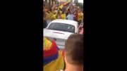 تماشاچیان کلومبیایی میزنن بی ام دبلیو زد ۴ رو میترکونن!