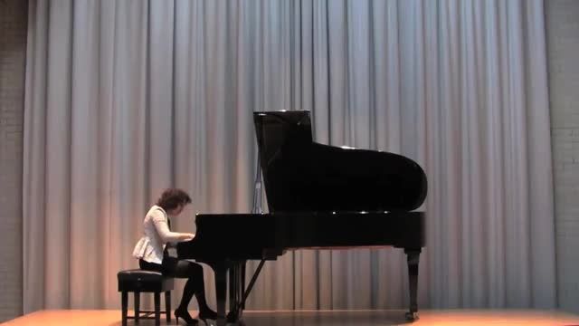 دختر پیانو نوازی ایرانی_کیانا شفیعی