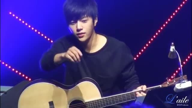 Myungsoo-playing-his-Guitar