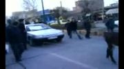 اعتراض به ایران خودرو با بستن ۲ راس الاغ به پژو ۴۰۵ صفر کیلومتر در چایپاره آذربایجان غربی !