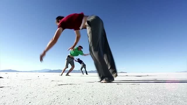 کلیپ حرکات نمایشی بسیار زیبا در بیابان های یوتا