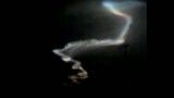 فیلم واضح از انفجار شیئی نورانی در آسمان ایران
