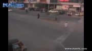 حمله وحشتناک گاو به عابر پیاده در خیابان ...!
