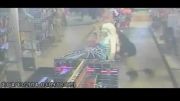 سرقت مسلحانه از یک فروشگاه