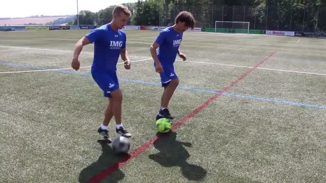 آموزش حرکات تکنیکی و سریع در فوتبال