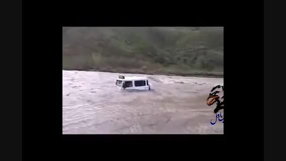 افتادن وغرق شدن تویوتا در رودخانه شاهرود با دوسرنشین