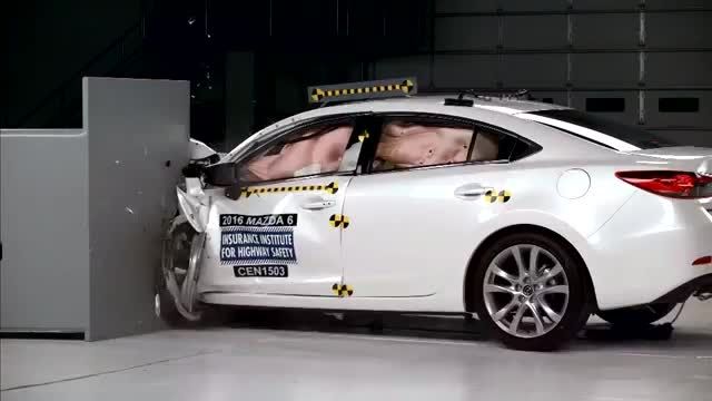 2016 Mazda 6 small overlap IIHS crash test