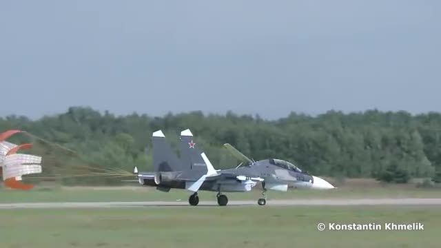 مانورهای خیره کننده جنگنده روسی سوخو Sukhoi Su-30
