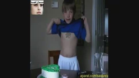 رقص شکم توسط یک پسر بچه