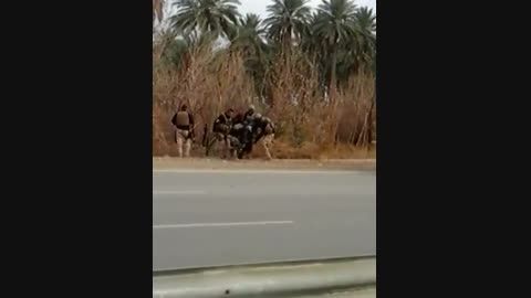 لحظه گرفتن فرد انتحاری توسط ارتش عراق