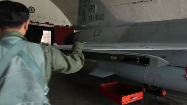 اسکورت هواپیمای رئیس جمهوری چین توسط جنگنده های پاکستان