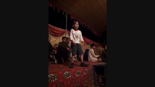 رقص  پسر بچه افعانی در عروسی)(1)
