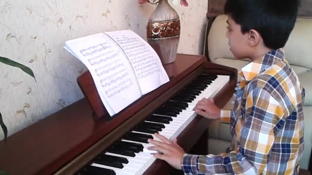 گل گلدون من نوازندگی پیانو توسط امیرحسین احمدیان