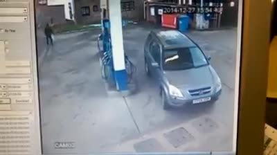 بنزین زدن