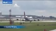 مانور ماهرانه یک هواپیمای بوئینگ 747 به نشانه خداحافظی
