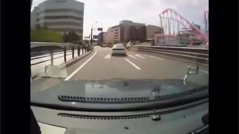 تصادف خنده دار با ماشین