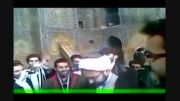 تقلید ربنای شجریان توسط یک روحانی در زیر گنبد مسجد امام