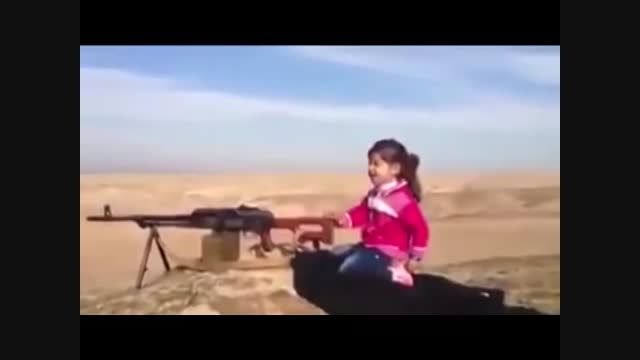 تصویر دختر جوان کردی که 400 داعشی را کشت