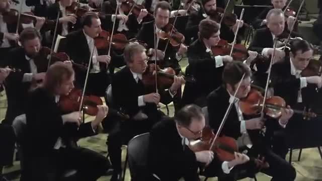 Beethoven . Symphony No. 1 . Herbert von Karajan
