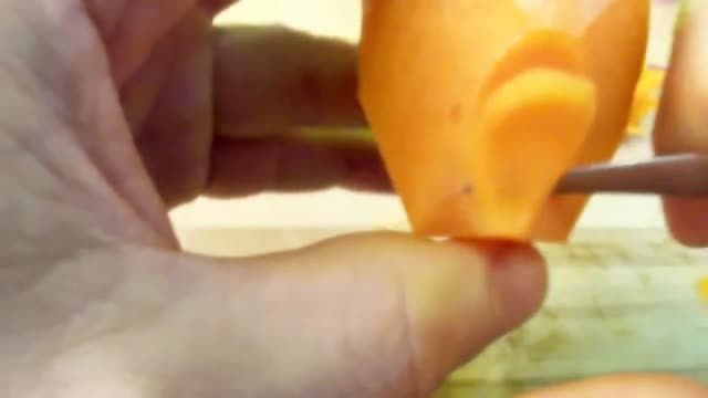 هنر تزیین سبزیجات: تزیین هویج به شکل گل