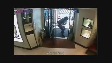 سرقت مسلحانه حرفه ای از یک جواهر فروشی+فیلم